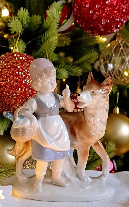 Немецкая винтажная фарфоровая статуэтка