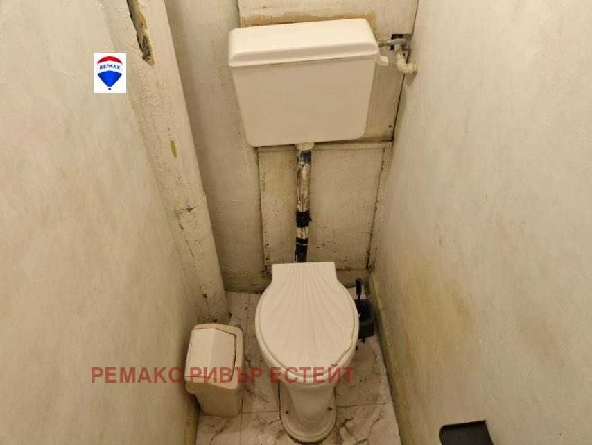 Дава се под наем Двустаен апартамент в Русе, Родина 2 - 64 кв.м за 255 € - Снимка #12