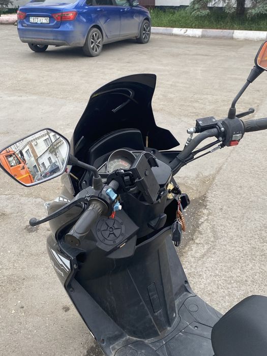 Скутер maxi 180 куб