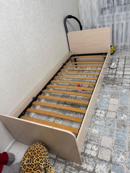 Кровать 200×90. 2шт даром