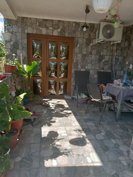Vind casa comuna Buzoiesti