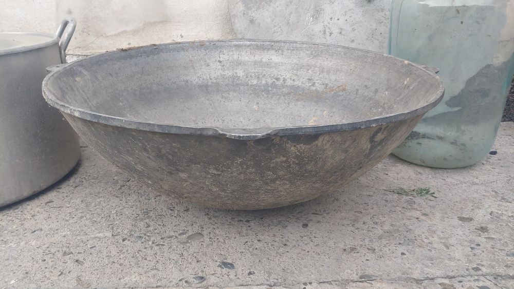 Всё для дома. Казаны. Самовар. Кастрюли. Электро-двигатель.