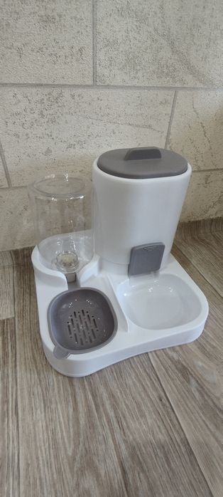 Продам новые кормушки