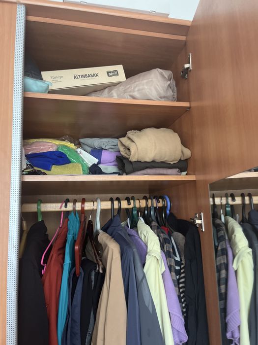 Шкаф с зеркалом