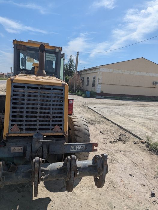 Avtogreyder XCMG GR165