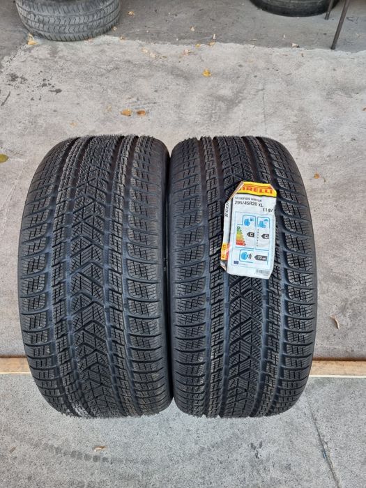 2 anvelope iarna NOI PIRELLI 295/45/20 DOT 2017 PRET PER BUCATA