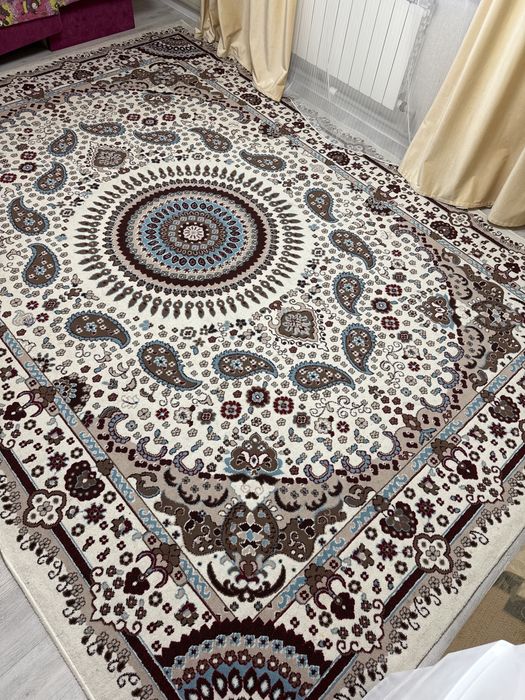 Продам ковер в отличном состоянии