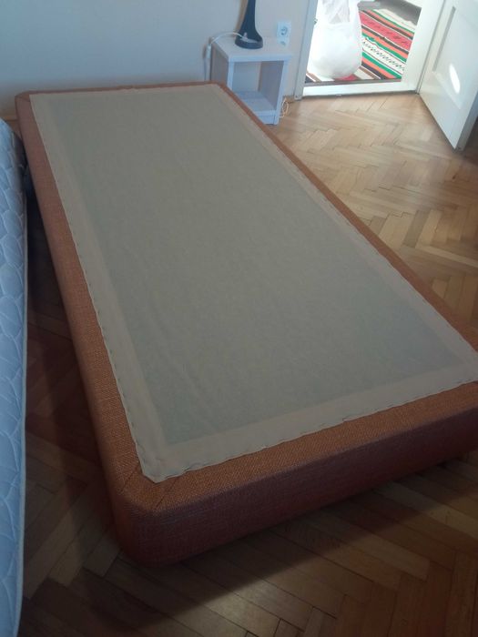 Обзавеждане от къща за гости - кревати - НАМАЛЕНА ЦЕНА, лампи, одеала