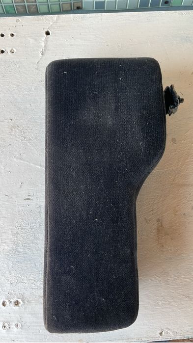 Подлокотник Ауди с4