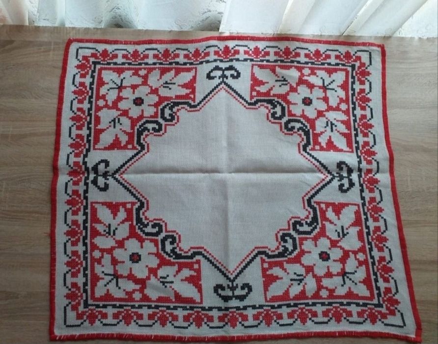 Față/fețe de masă tradiționale vintage cusute manual