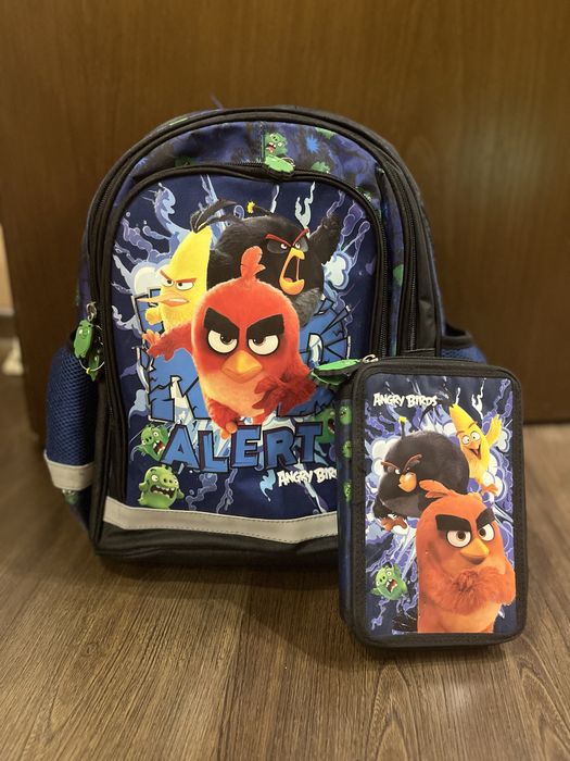 Ученическа раница Angry Birds + подарък несесер