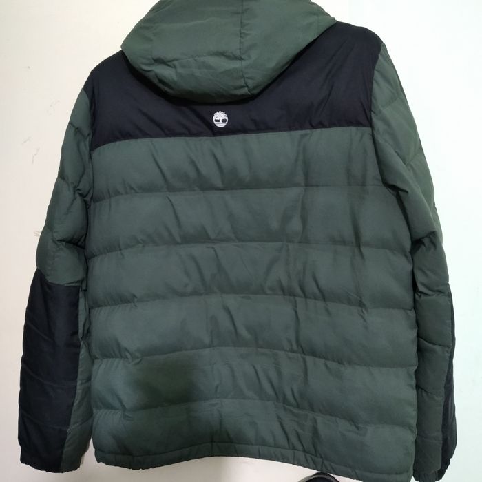 Продам пуховик LEVI'S.