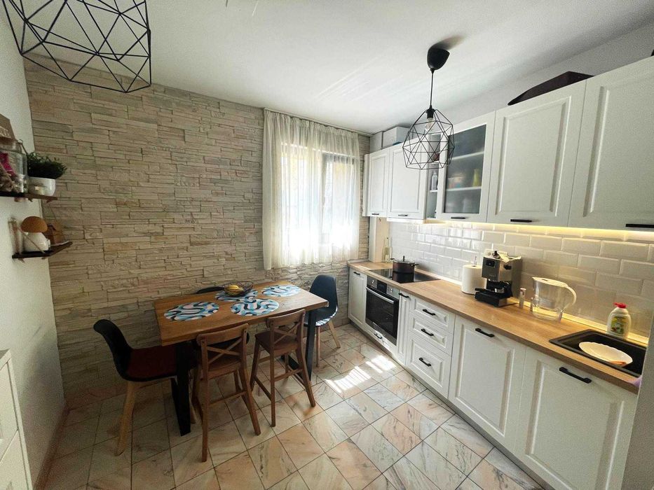 Vanzare 3 camere renovat, 70 mp, Colentina 40 – vizavi de Parcul Plumbuita, tramvai în fata blocului