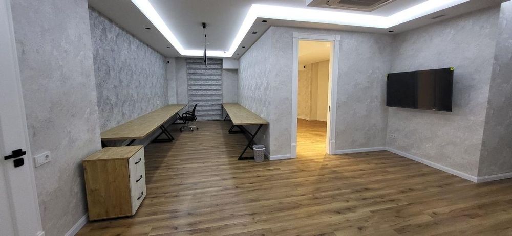 Сдается просторное коммерческое помещение — 160 м²