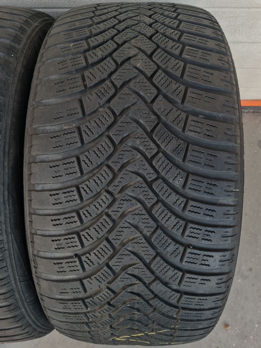 Зимни гуми 4 броя FALKEN EuroWinter HS01 255 40 R18