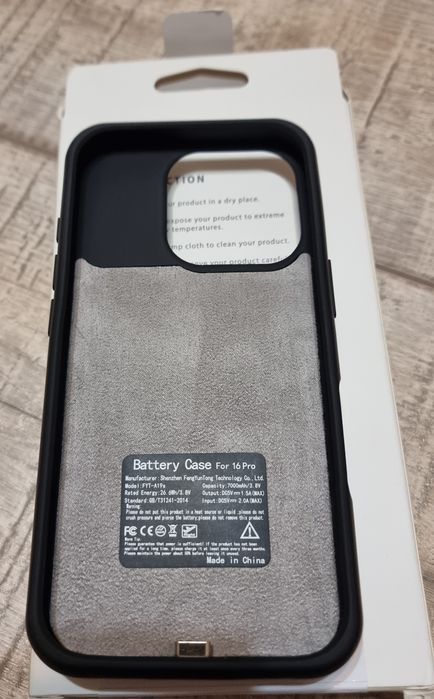 Vând baterie externa IPhone 16Pro