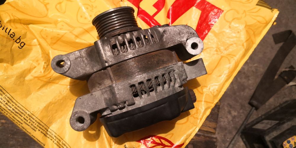 Генератор алтернатор  Тойота  2.0 2.2 D4D, Peugeot 2.0 hdi,карбуратор