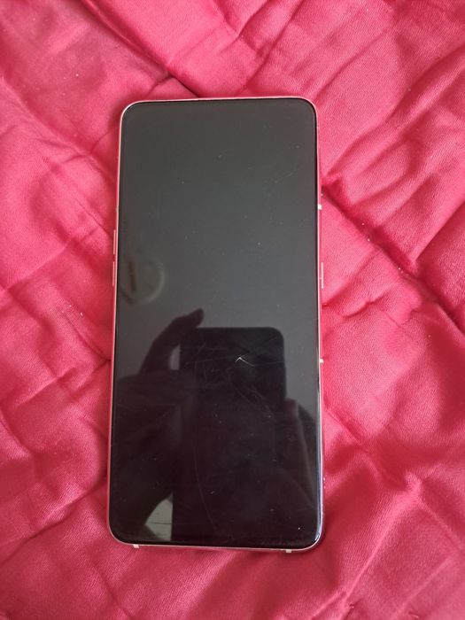 Продам телефон самсунг а80 128гб