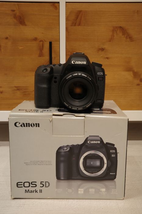 Canon 5D mark II + обектив Canon EF 50mm f1.4 USM