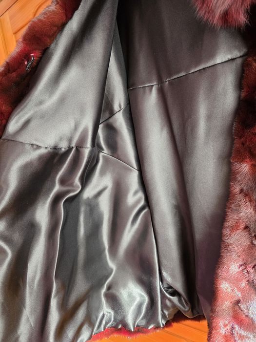 Haina blană VIZON & VULPE – Model Fluture, NOUĂ (Nepurtată)
​Descriere