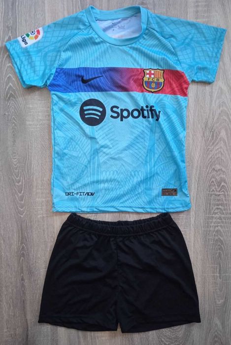 Детски екипи на отбори от 15лв. до 20лв., размери 116-176