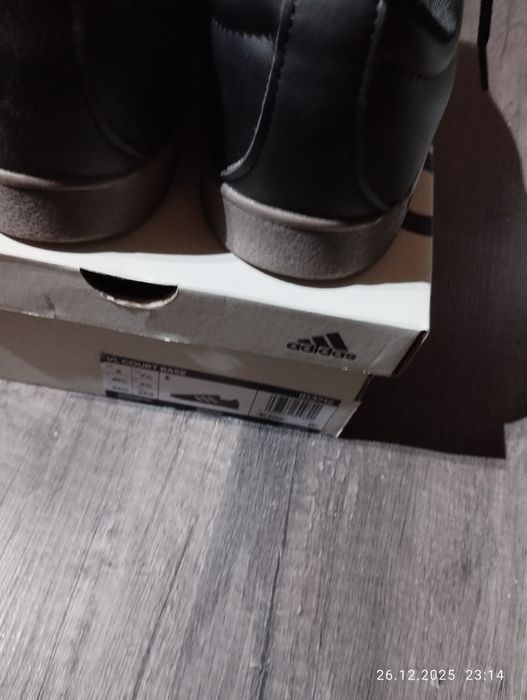Adidas bărbat nou nefolosit cu eticheta
