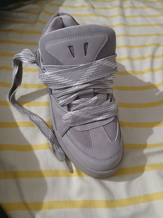 Adidasi breshka luați din anglia