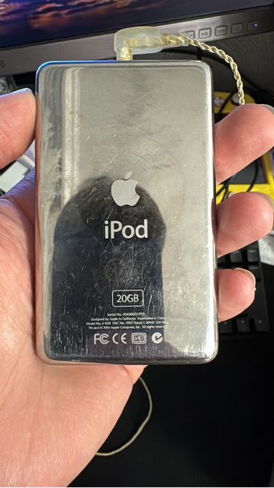 Apple iPod Classic 4th Gen, 20GB