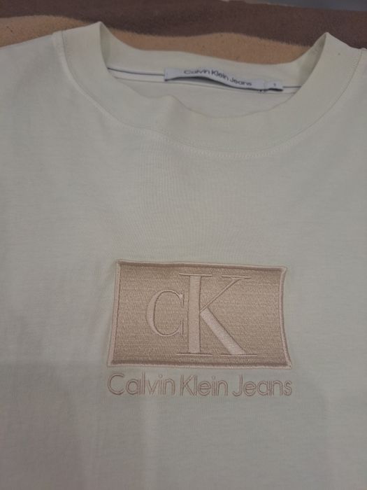 Оригинална тениска на Calvin Klein размер S