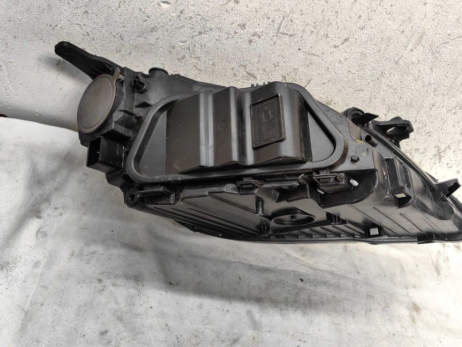Фар Волво В40  Volvo V40
