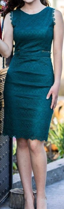 Къса Рокля от дантела