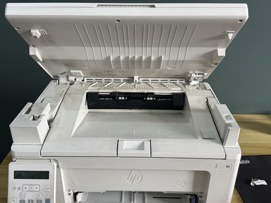 Продам принтер HP laserjet pro MFP M130 nw