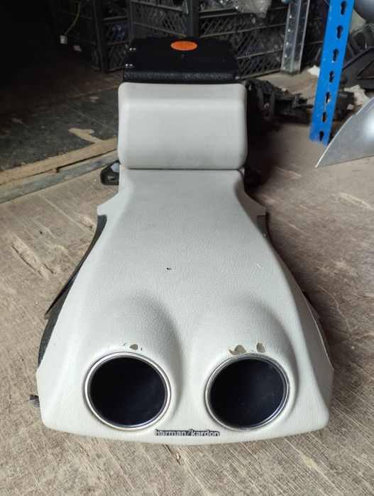 Задна централна конзола субуфер Harman/Kardon за Mercedes w209