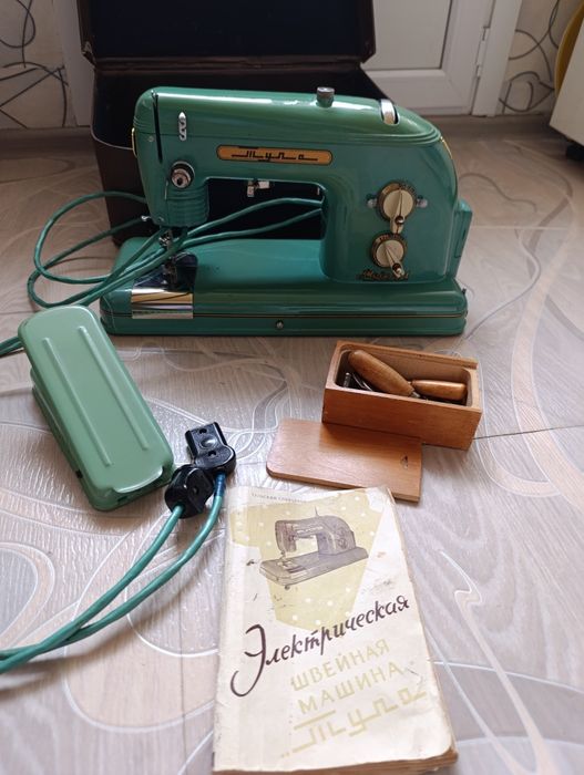 Продам швейную машинку