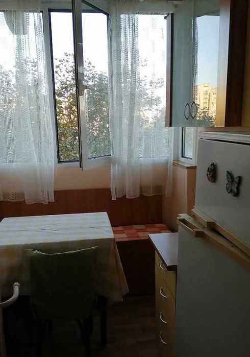 Дава се под наем Тристаен апартамент в Пловдив, Младежки Хълм - 100 кв.м за 298.86 € - Снимка #1