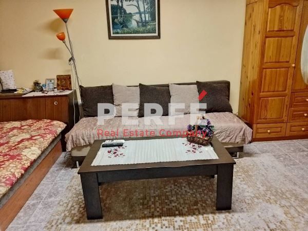 Дава се под наем Двустаен апартамент в Бургас, Център - 55 кв.м за 459 € - Снимка #1