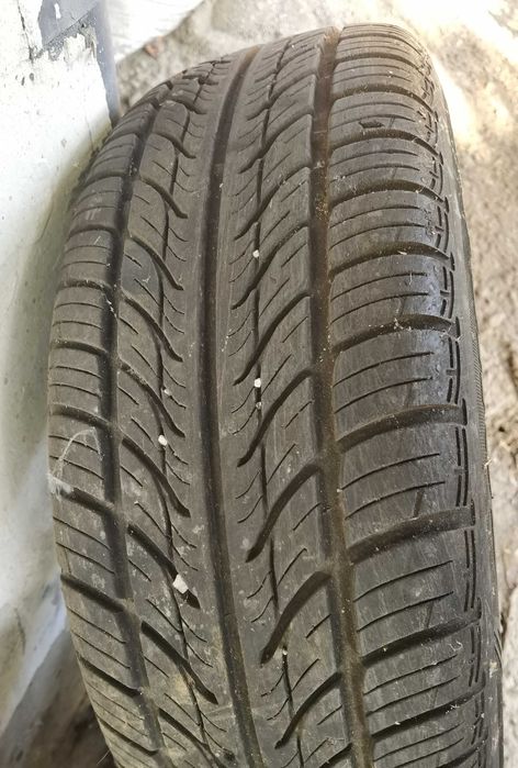 Зимни гуми с железни джанти и без джанти 175/ 65 R14 от пежо 206