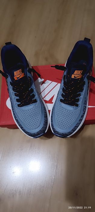 NIKE-Дамски Маратонки.