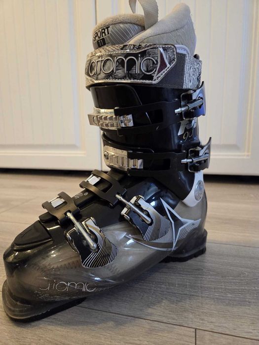 Set schi damă Atomic – schiuri Cloud 7 + clăpari Atomic + bețe