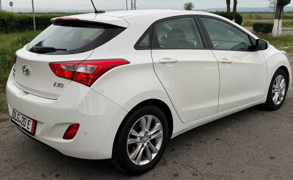 HYUNDAI i30*1.6 CRDI*2014*climatronic*scaune incalzite*LED