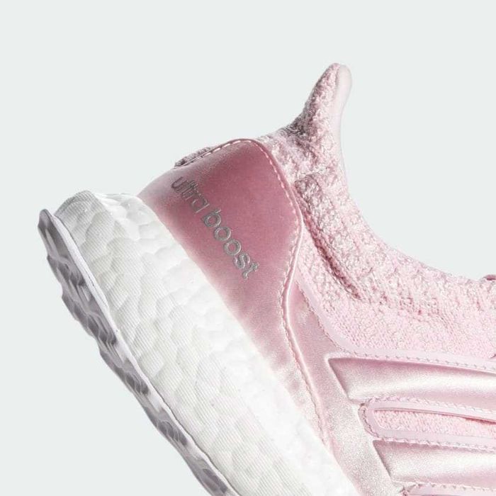 Дамски маратонки  ADIDAS ULTRABOOST DNA 5.0  Оригинални  EU39 1/3 -40 2/3
