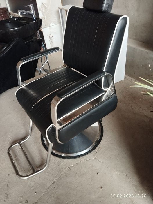 Парикмахерское или барбер-кресло