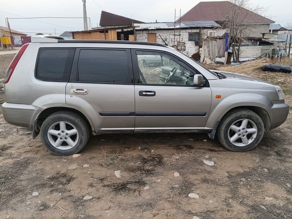 Nissan X-trail .