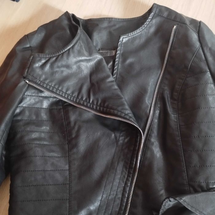 Черно кожено яке