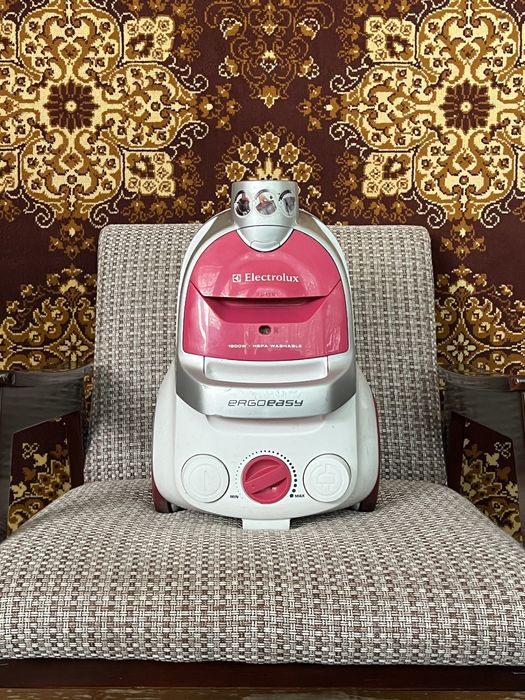 Пылесос Electrolux ZTI7610