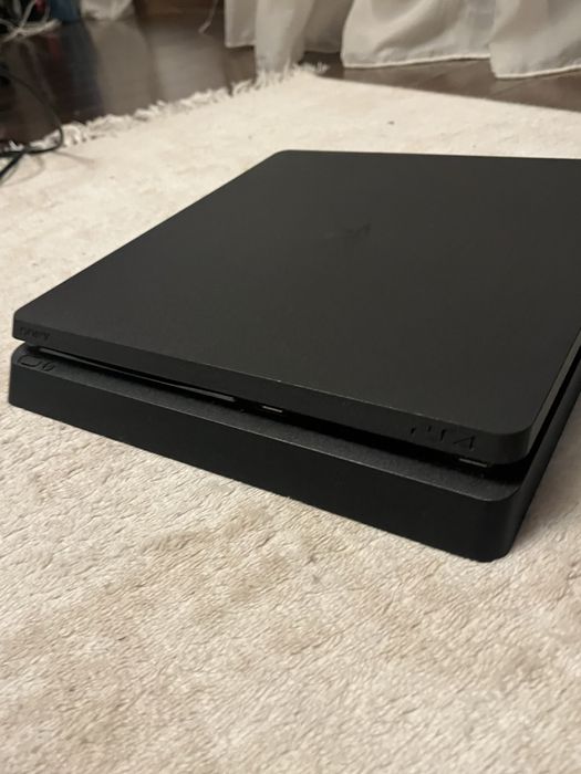 Ps4 Slimp impecabil cu 2 manete, incarcator si 14 jocuri