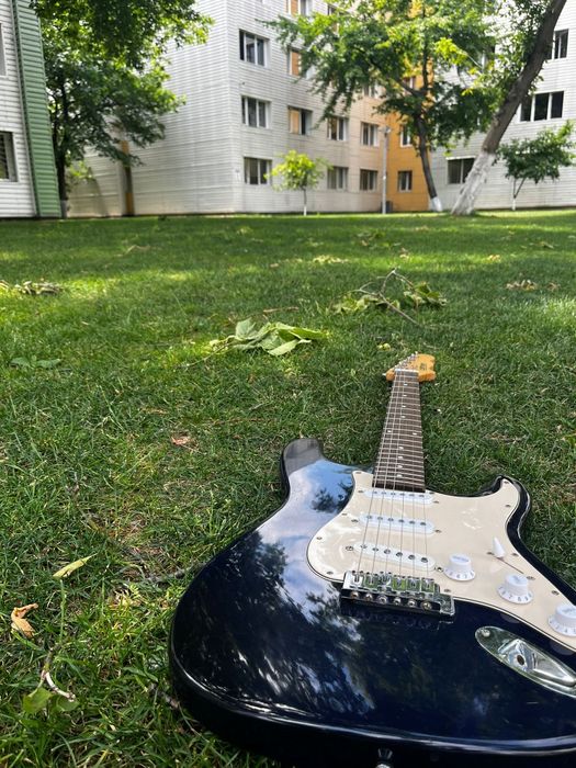 Chitară electrică Clifon