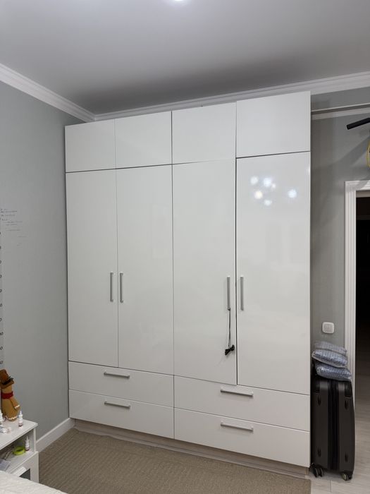 Шкаф, размеры 200 на 263 см