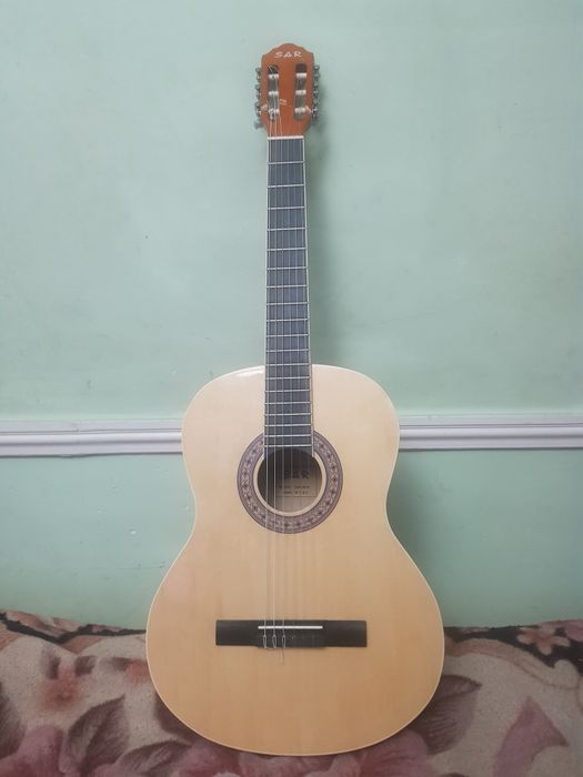 SAR 39-N Gitara clasic