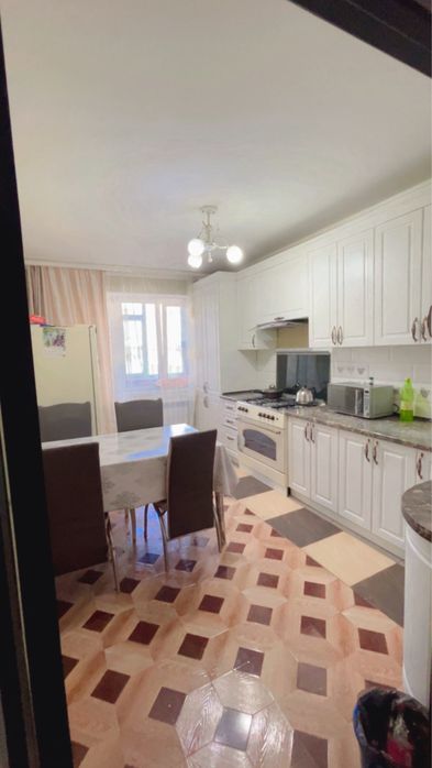 Продам квартиру 4-х комнатную